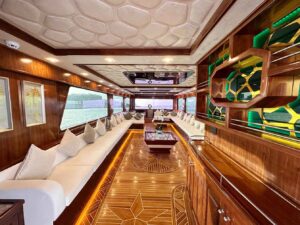 Luxury Yacht Rental in Dubai |Yacht Charter from 599 AED/Hour