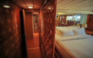 Dubai Yacht Rental |Special Offer from Just 599 AED/Hour