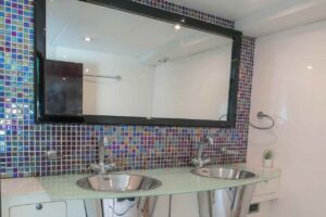 Luxury Yacht Rental in Dubai |Yacht Charter from 599 AED/Hour